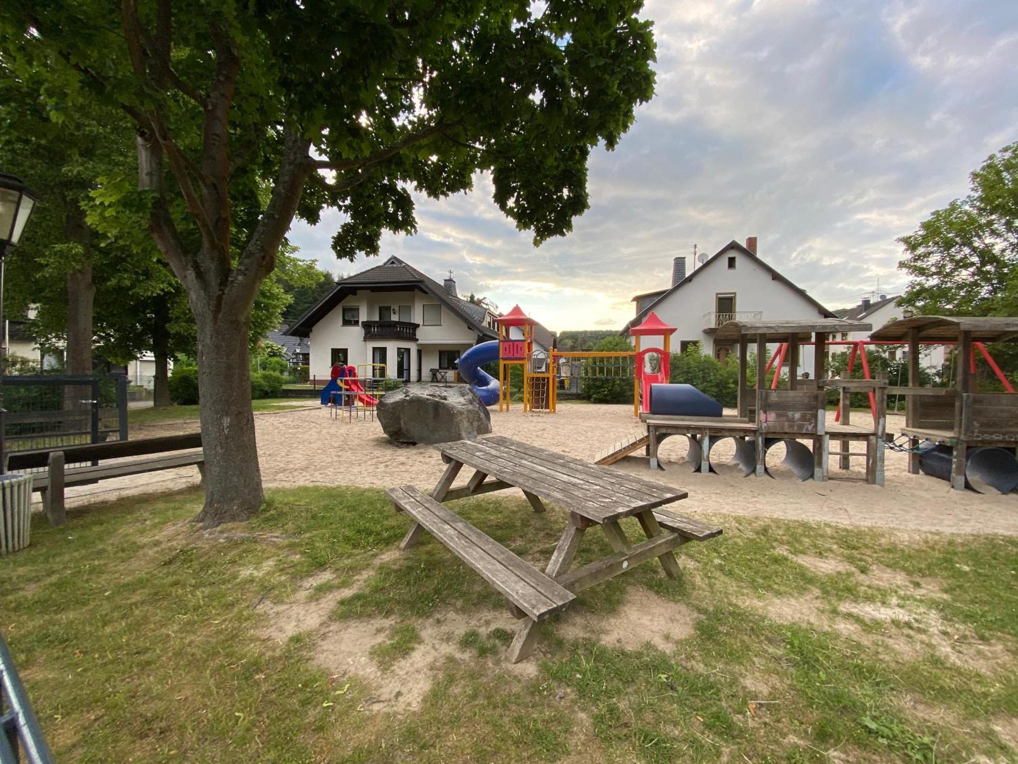 Balkon Zimmer - Apartment Gonnersdorf  外观 照片