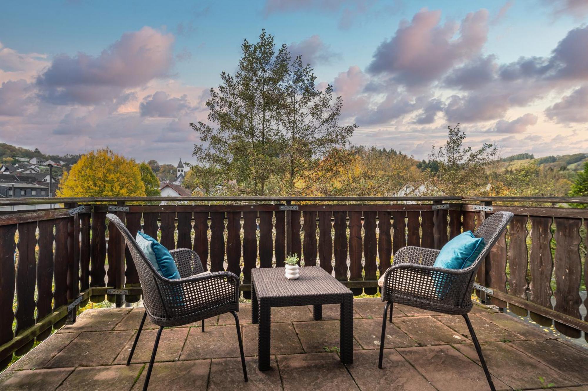 Balkon Zimmer - Apartment Gonnersdorf  外观 照片